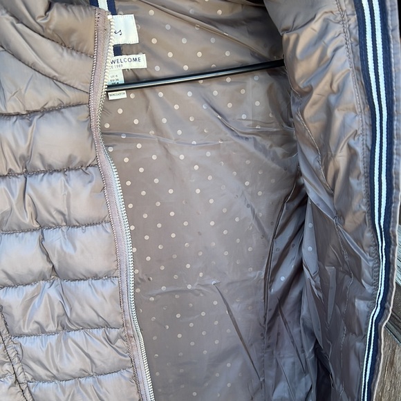Light weight puffer vest size 4 - Picture 2 of 5